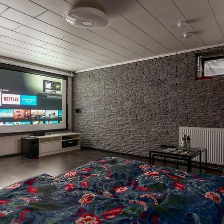 Home Cinema Kassel With Netflix And Disney Exterior foto